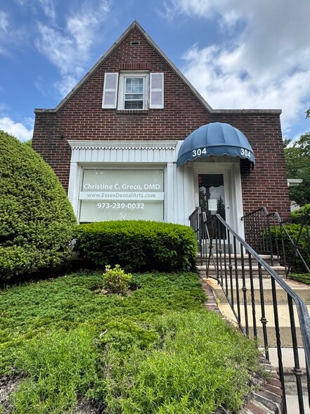 304 Bloomfield Ave, Verona, NJ à louer - Photo de l’immeuble – Image 1 sur 20