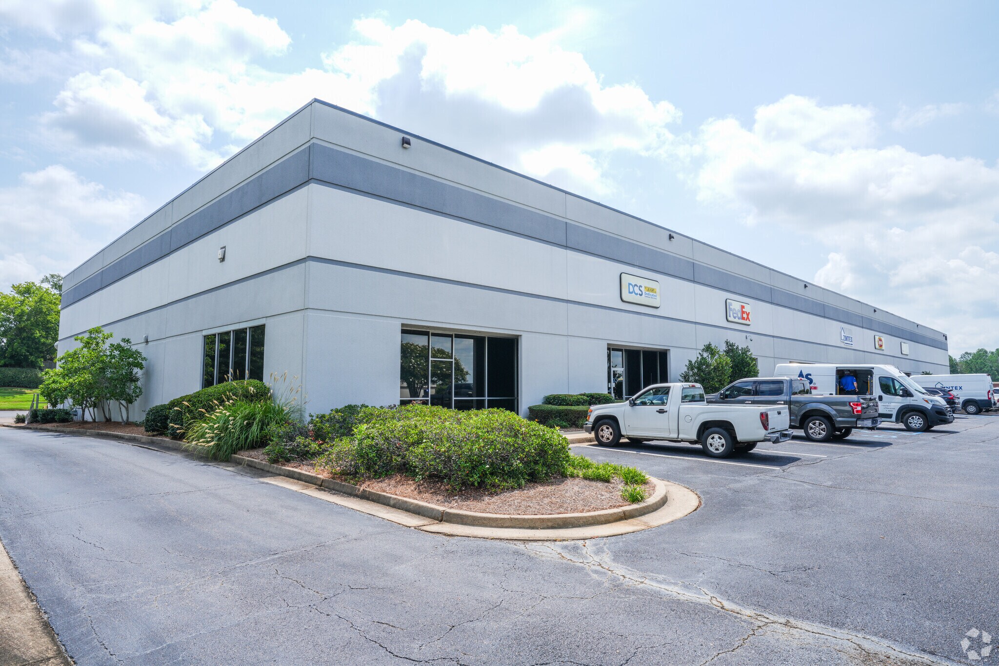 110 Metroplex Blvd, Jackson, MS à louer Photo principale– Image 1 sur 11