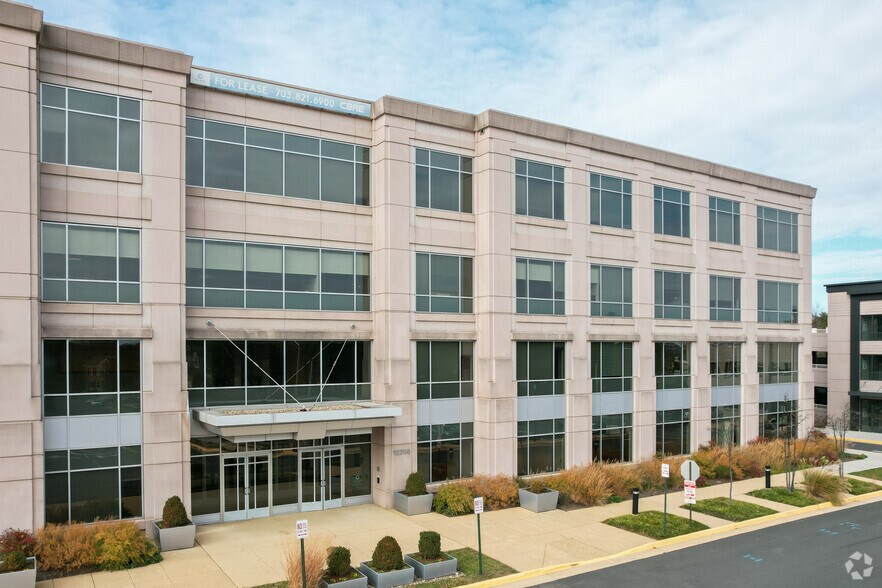 12700 Sunrise Valley Dr, Reston, VA à louer - Photo de l’immeuble – Image 2 sur 5