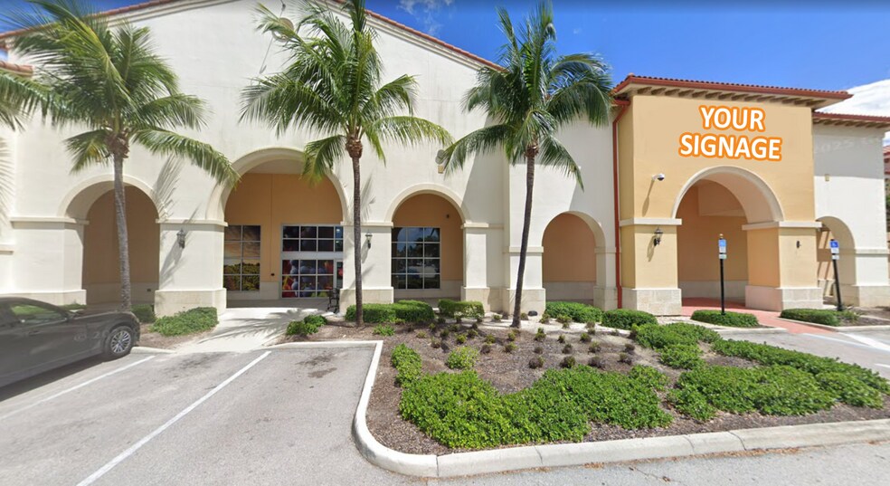 8012-8024 Mediterranean Dr, Estero, FL à louer - Photo de l’immeuble – Image 2 sur 10