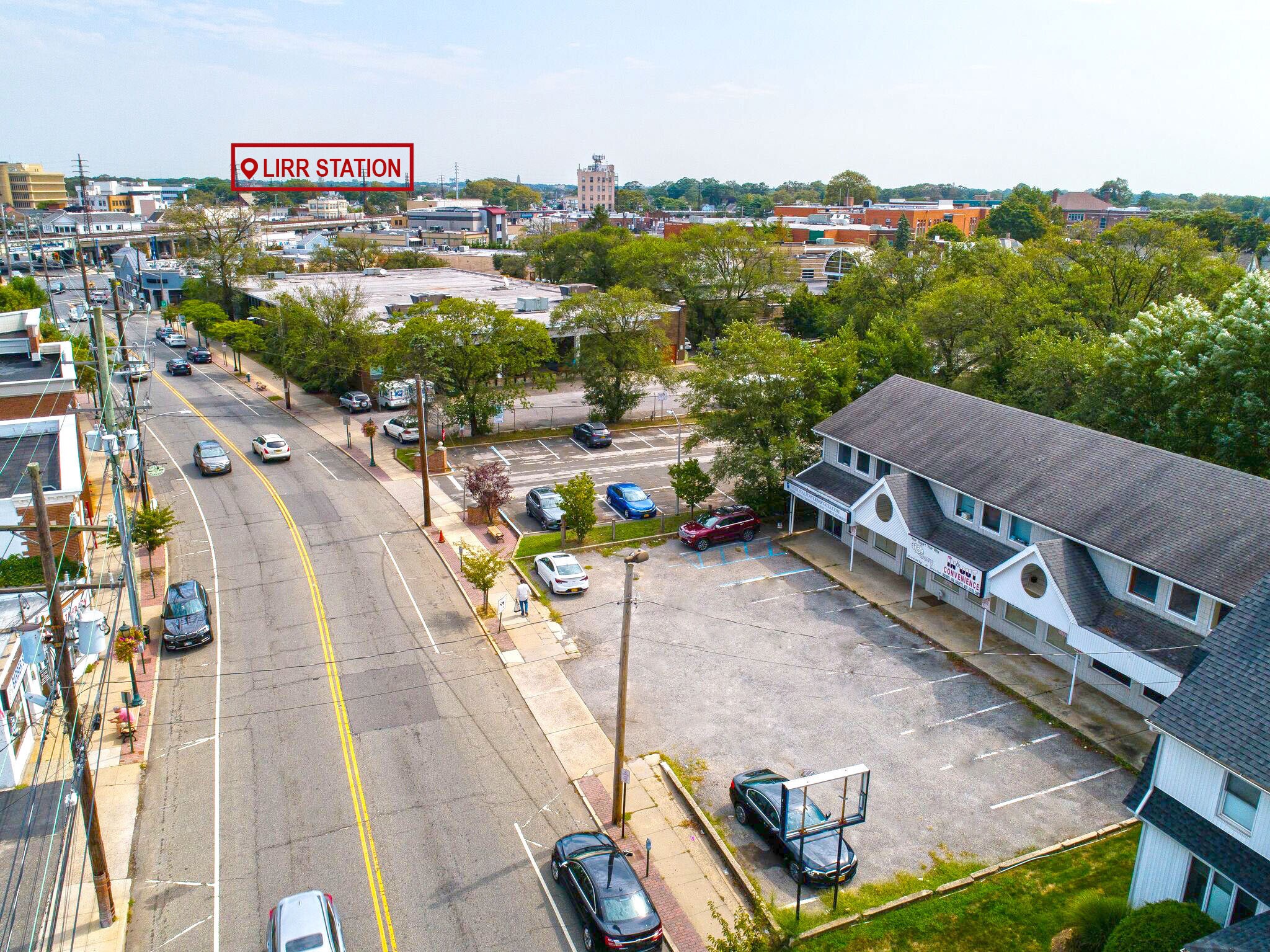 118 Broadway, Lynbrook, NY à louer Photo de l’immeuble– Image 1 sur 7