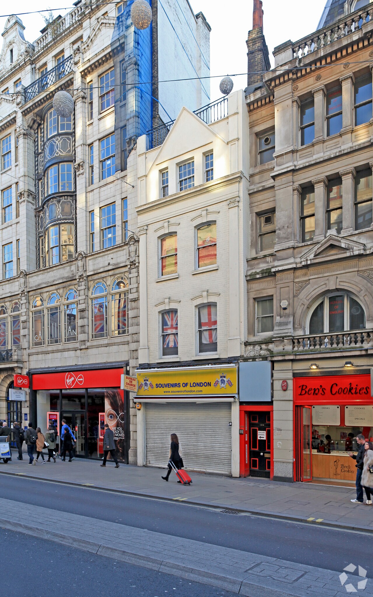 137 Oxford St, Londres à louer Photo principale– Image 1 sur 3