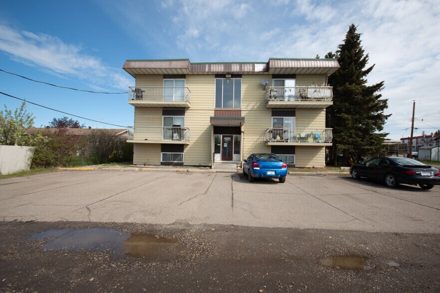 9827 97 Ave, Fort St John, BC à vendre - Photo de l’immeuble – Image 3 sur 9