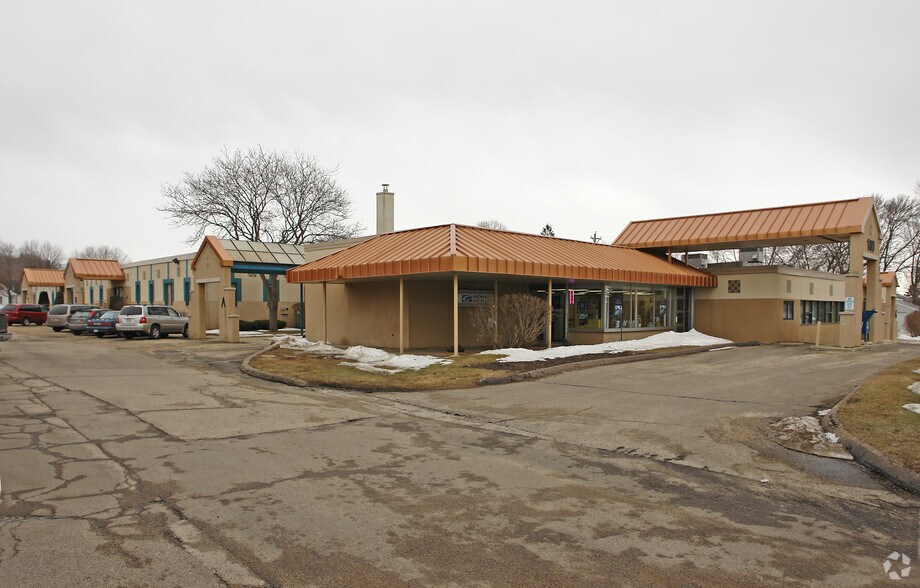 1700 N Broadway Ave N, Rochester, MN à louer - Photo de l’immeuble – Image 2 sur 6