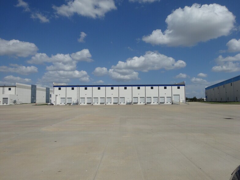 500 Commerce Pky, Katy, TX à louer - Photo de l’immeuble – Image 3 sur 9