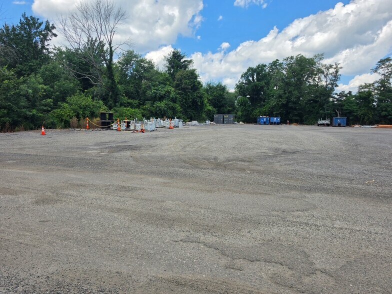 944 Adams St, Abington, MA à louer - Photo de l’immeuble – Image 2 sur 7