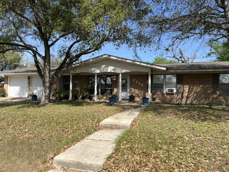 2602 Tyne Dr, San Antonio, TX à vendre - Photo principale – Image 1 sur 1