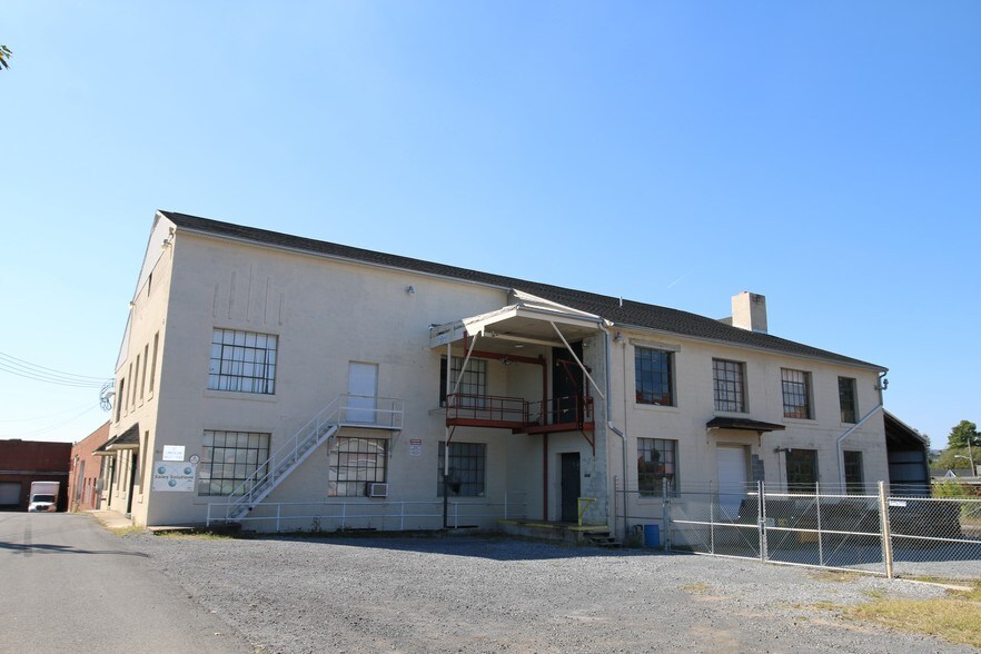 321 Cumberland Valley Pl, Martinsburg, WV à louer - Photo de l’immeuble – Image 3 sur 29
