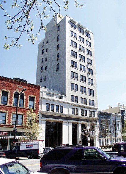 124 Middle Ave, Elyria, OH à vendre - Autre – Image 2 sur 2