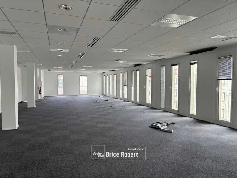 Bureau dans Lyon à louer - Photo de l’immeuble – Image 2 sur 10