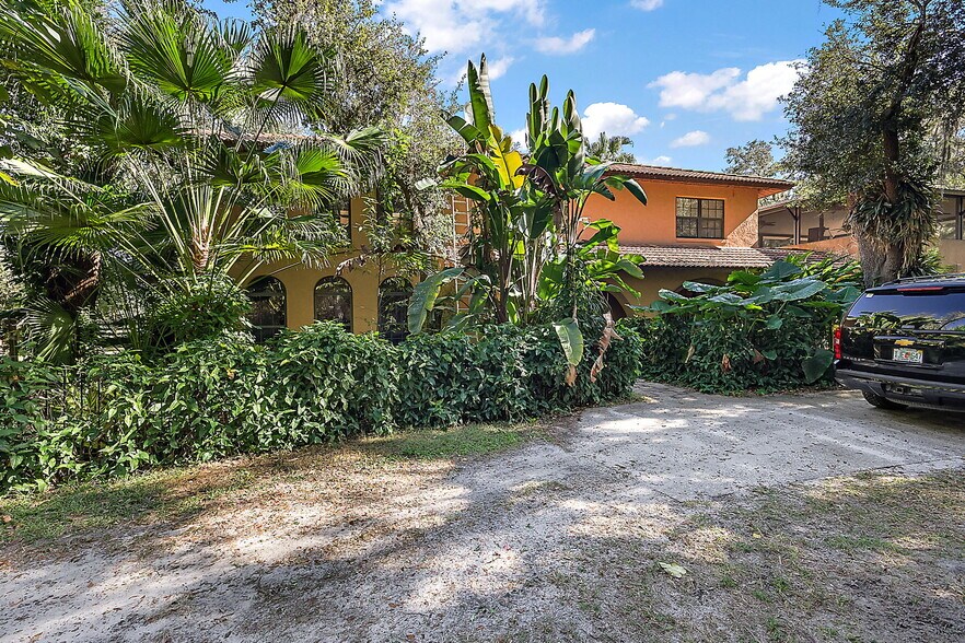 27910 Debbie Rd, Okahumpka, FL à vendre - Photo de l’immeuble – Image 2 sur 21