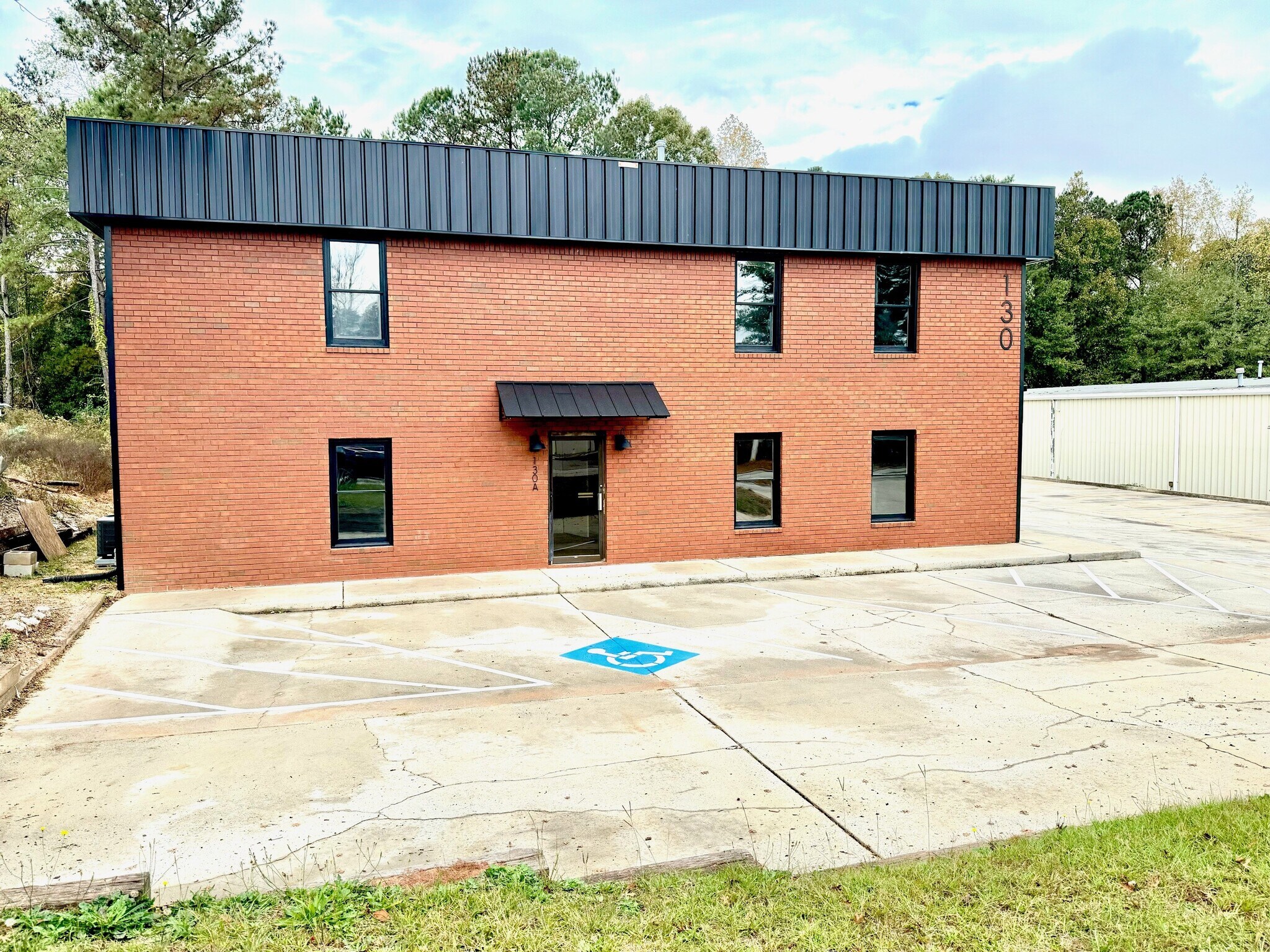 130 Robinson Dr, Fayetteville, GA à louer Photo de l’immeuble– Image 1 sur 11