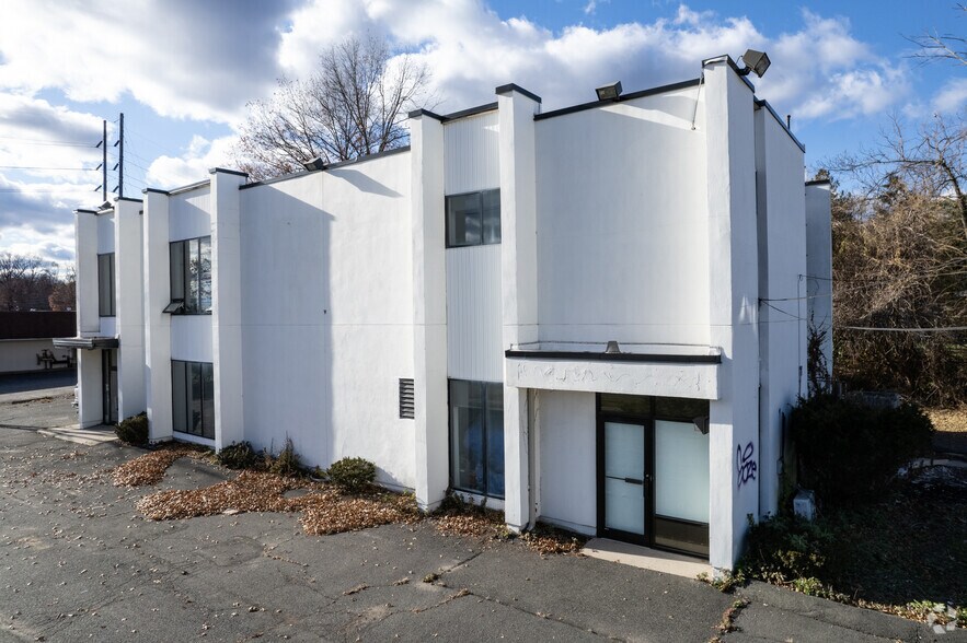 16 Route 303, Tappan, NY à vendre - Photo de l’immeuble – Image 2 sur 5
