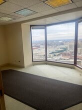 425 S Financial Pl, Chicago, IL à louer Photo de l’immeuble– Image 1 sur 3