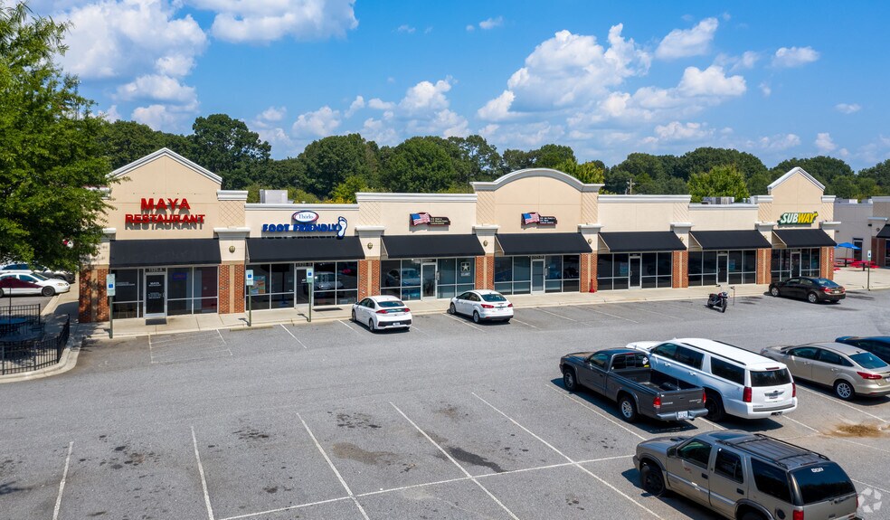 1531 Cinema Dr, Statesville, NC à louer - Photo principale – Image 2 sur 2