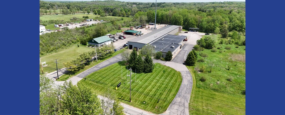 16959 Munn Rd, Chagrin Falls, OH à vendre - Photo de l’immeuble – Image 1 sur 18