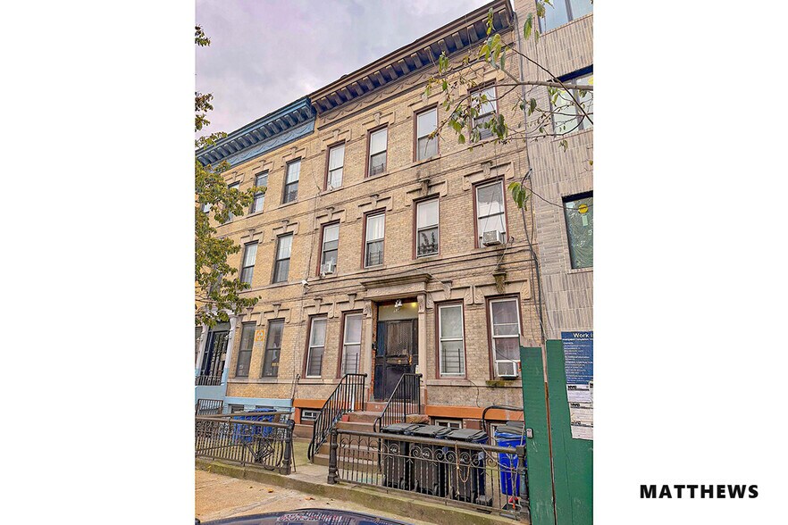 538 Bainbridge St, Brooklyn, NY à vendre - Photo de l’immeuble – Image 1 sur 3