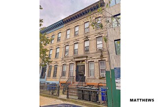 Plus de détails pour 538 Bainbridge St, Brooklyn, NY - Logement à vendre
