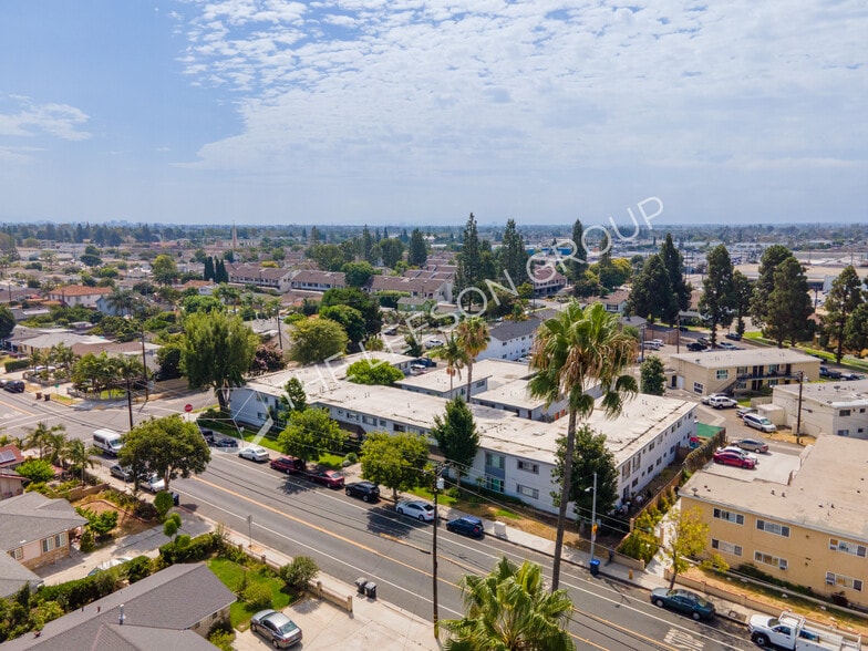 10442 Lampson Ave, Garden Grove, CA à vendre - Photo de l’immeuble – Image 1 sur 19