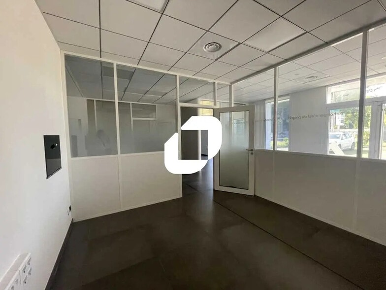 Bureau dans Eysines à louer - Photo intérieure – Image 2 sur 8