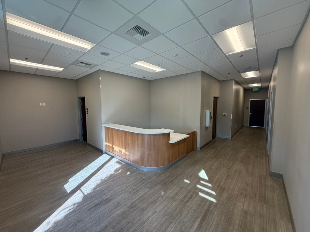 9291 Laguna Springs Dr, Elk Grove, CA à louer Photo intérieure– Image 1 sur 5