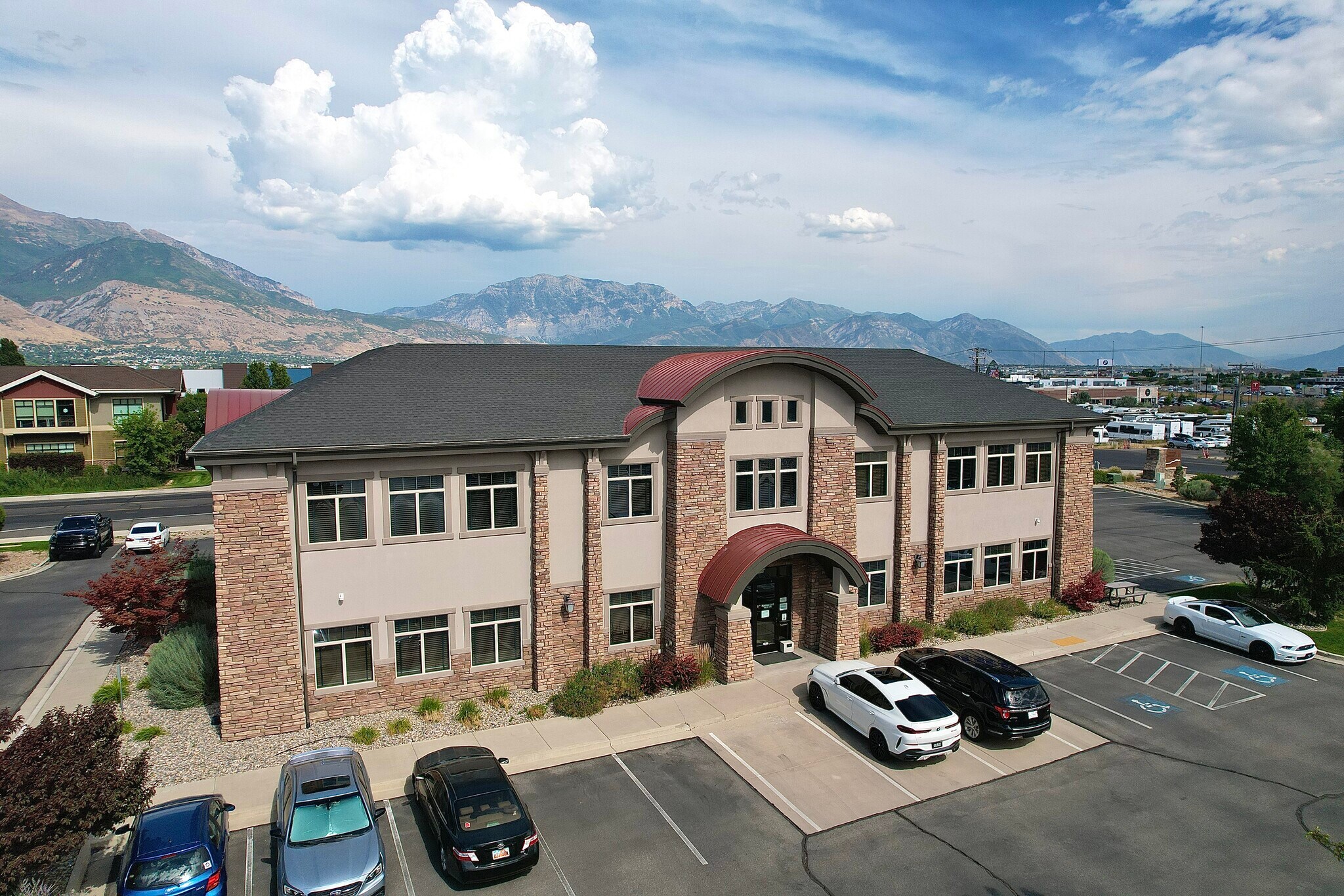 852 E 1050 S, American Fork, UT à louer Photo de l’immeuble– Image 1 sur 9