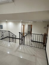 10465 Roosevelt Ave, Flushing, NY à louer Photo intérieure– Image 1 sur 6