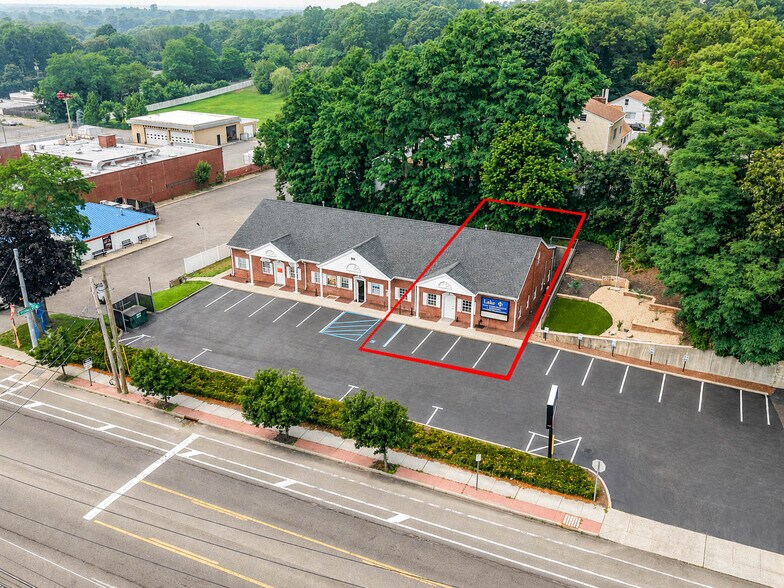 201 Portion Rd, Ronkonkoma, NY à louer - Photo de l’immeuble – Image 3 sur 34