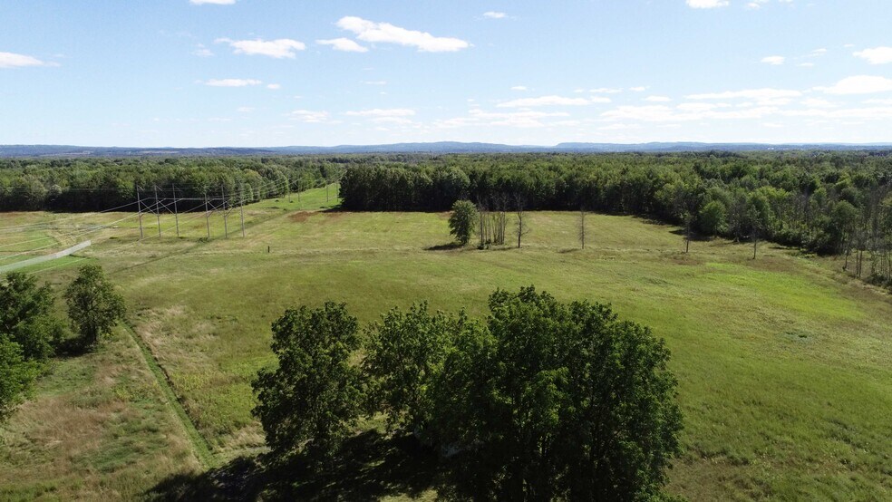 6966 East Taft, East Syracuse, NY à vendre - Photo de l’immeuble – Image 3 sur 15