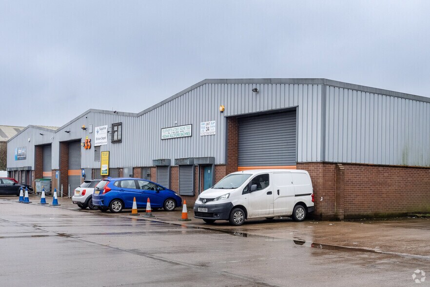 Union St, Bilston à louer - Photo principale – Image 1 sur 2