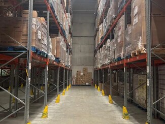 Plus de détails pour Bureau, Industriel/Logistique à louer