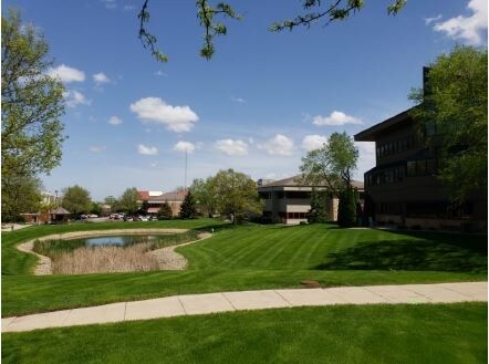 583 D'Onofrio Dr, Madison, WI à vendre - Photo de l’immeuble – Image 3 sur 9