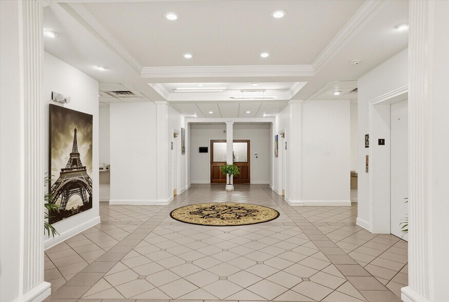 2457 Care Dr, Tallahassee, FL à louer - Photo de l’immeuble – Image 3 sur 36