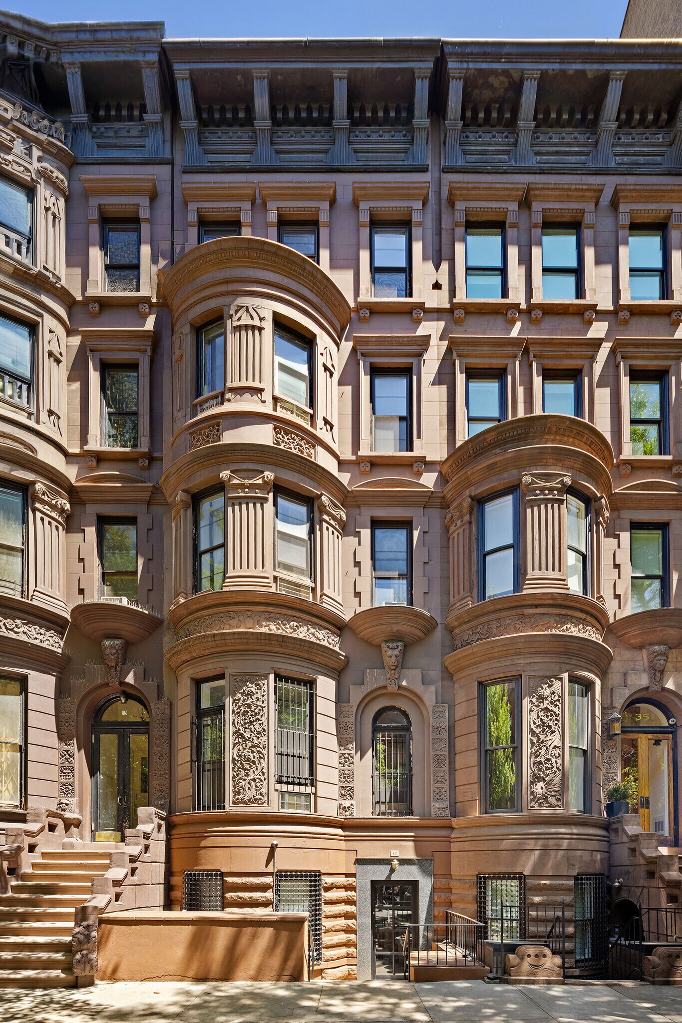 37 W 71st St, New York, NY à vendre Photo de l’immeuble– Image 1 sur 11