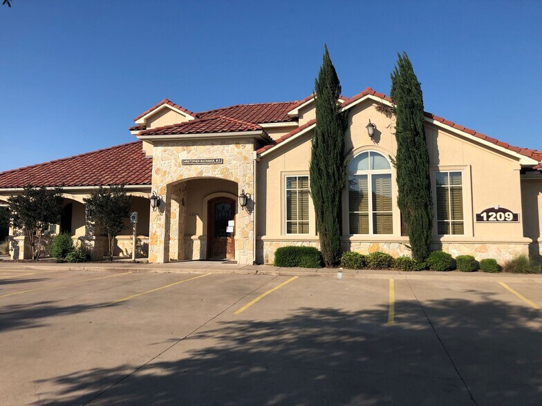 1209 Medical Plaza Ct, Granbury, TX à louer - Photo principale – Image 1 sur 6
