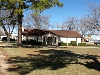 Plus de détails pour 520 US Highway 377, Pilot Point, TX - Bureau à vendre