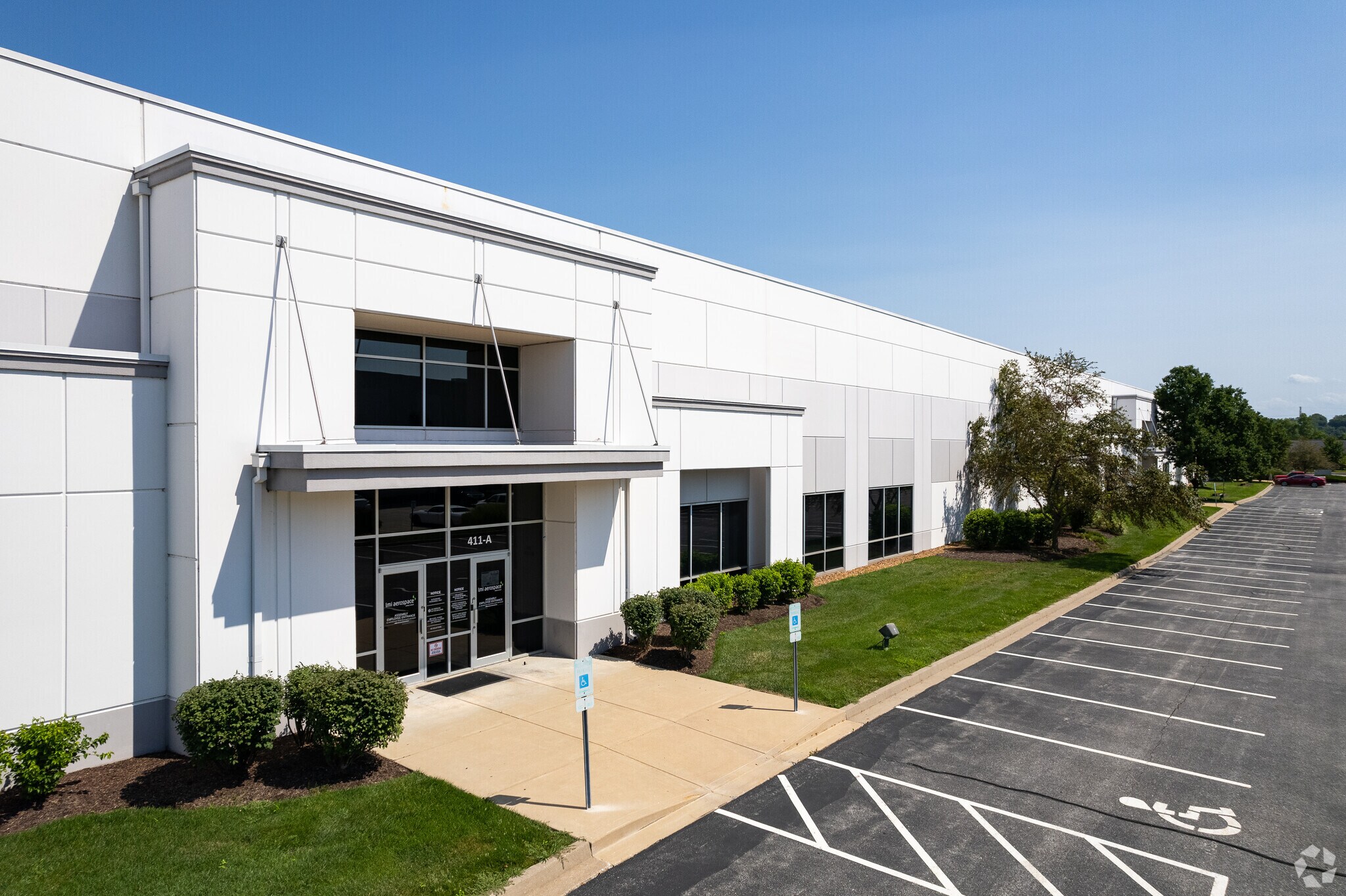 401-411 Fountain Lakes Blvd, Saint Charles, MO à louer Photo de l’immeuble– Image 1 sur 5