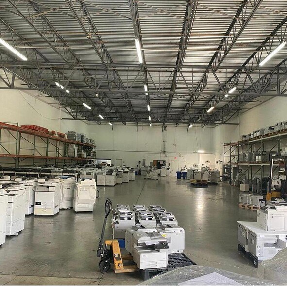 10400 NW 33rd St, Miami, FL à louer - Photo intérieure – Image 3 sur 14