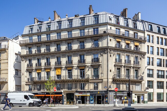 Plus de détails pour Rue De Châteaudun, Paris - Bureau à louer