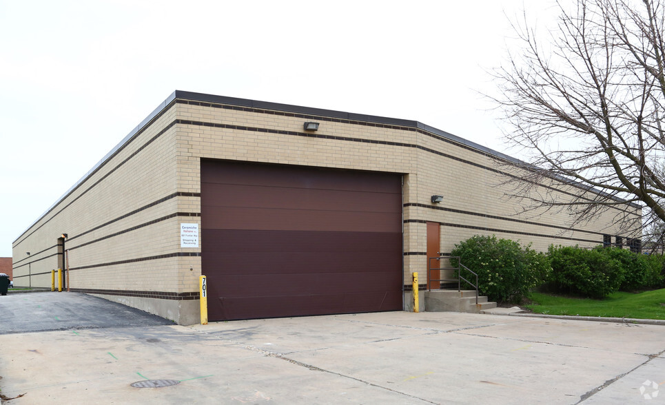 601-701 Frontier Way, Bensenville, IL à louer - Photo de l’immeuble – Image 3 sur 4