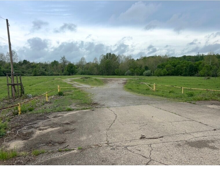 94 SR 21, Mineral Wells, WV à vendre - Photo de l’immeuble – Image 1 sur 7