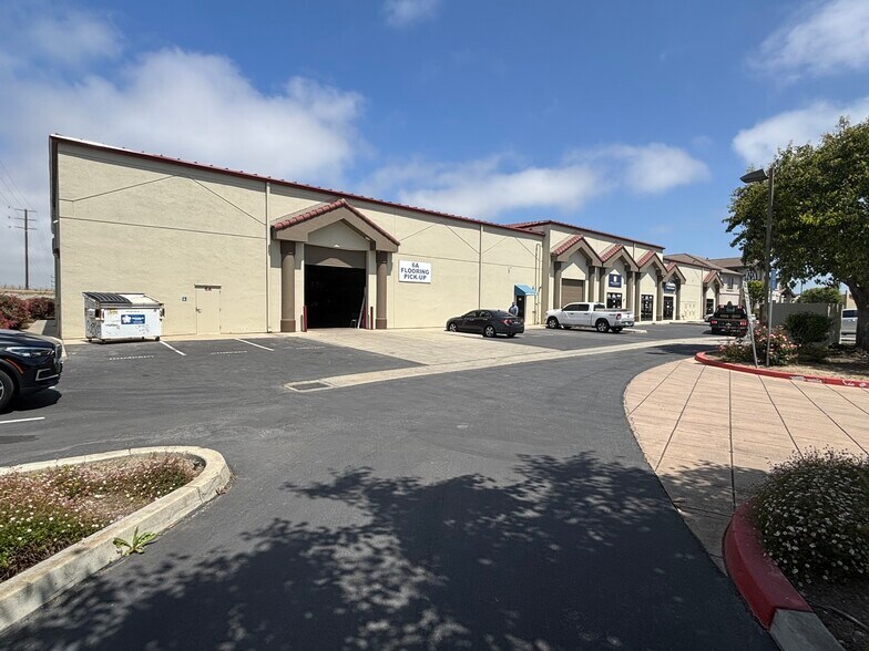 6 Rossi Cir, Salinas, CA à vendre - Photo de l’immeuble – Image 3 sur 16