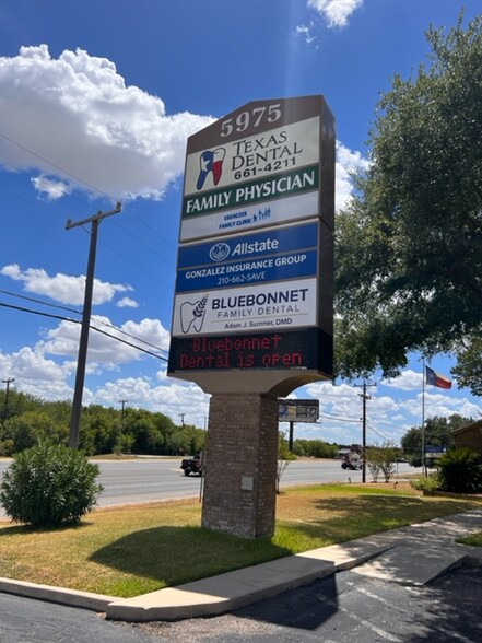 5975 FM 78, San Antonio, TX à louer - Photo principale – Image 2 sur 7