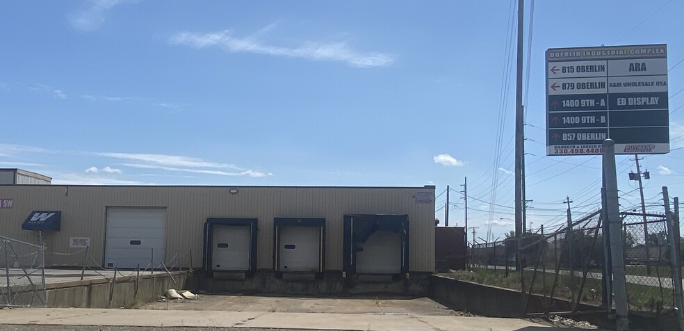 815 Oberlin Ave SW, Massillon, OH à louer - Photo de l’immeuble – Image 2 sur 6