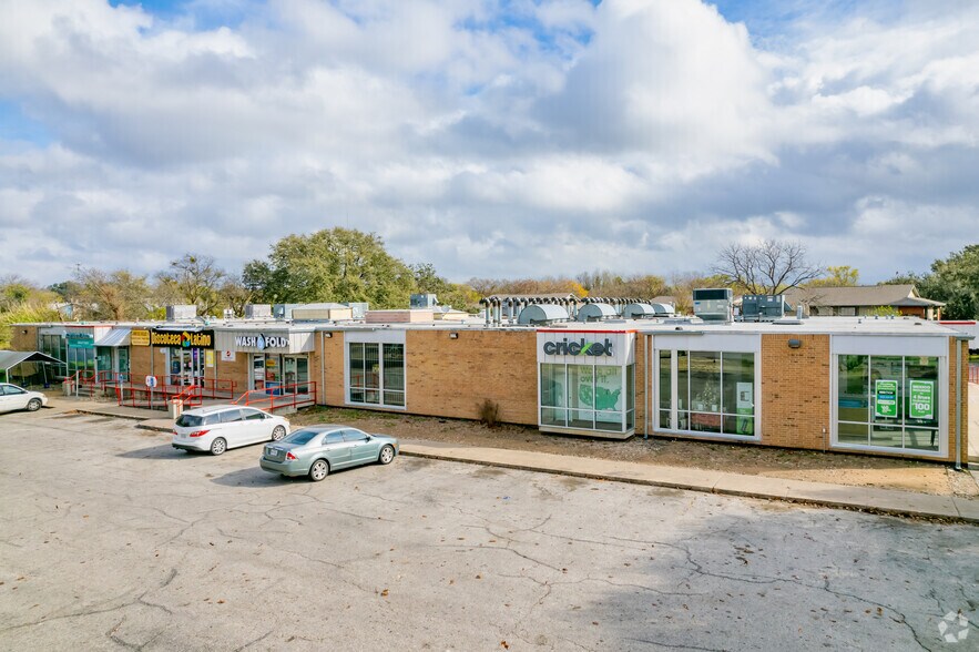 9027 Northgate Blvd, Austin, TX à louer - Photo de l’immeuble – Image 2 sur 4