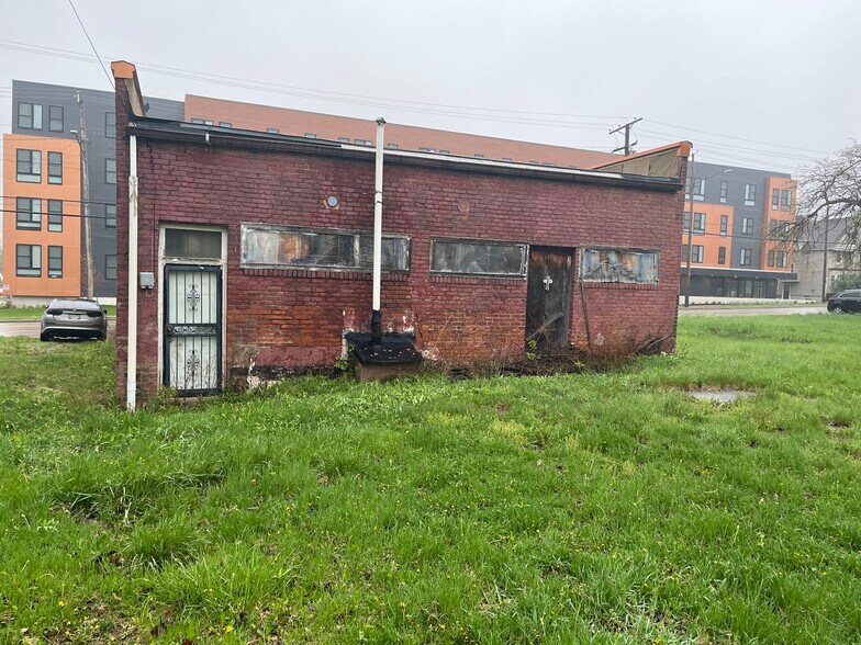 11214 Woodland Ave, Cleveland, OH à vendre - Photo de l’immeuble – Image 3 sur 4