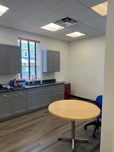 730 E Elm St, Conshohocken, PA à louer - Photo intérieure – Image 3 sur 6