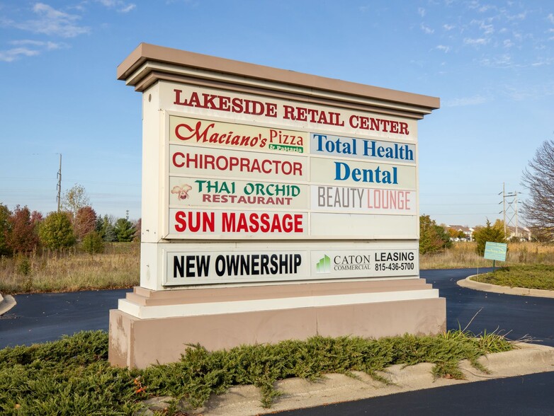 2460 S Eola Rd, Aurora, IL à louer - Photo de l’immeuble – Image 3 sur 6