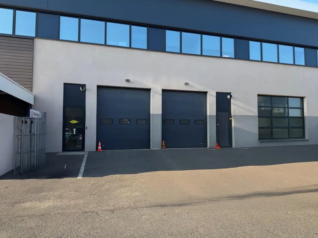 Local d’activités dans Gennevilliers à louer Photo de l’immeuble– Image 1 sur 10