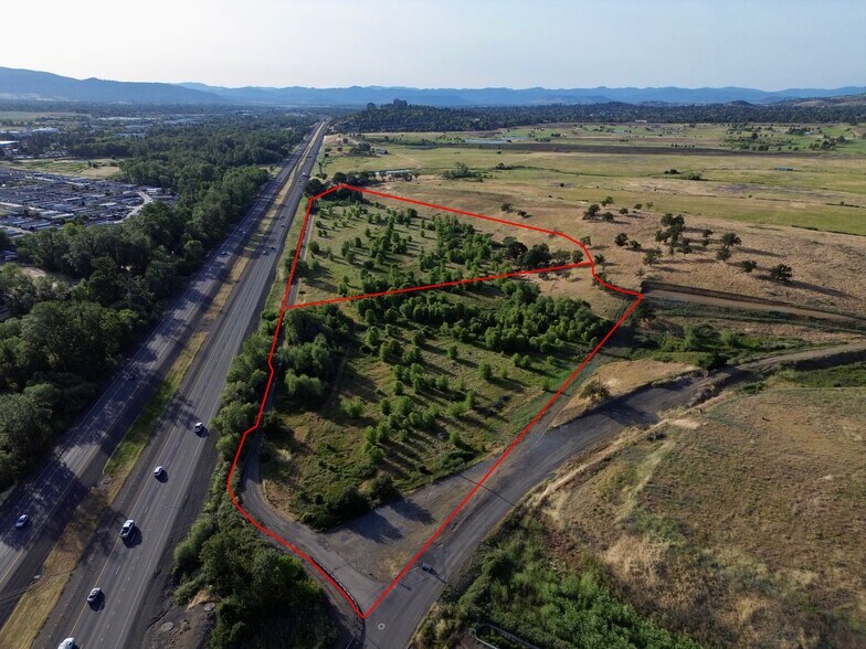 3200 Kirk Way, Phoenix, OR à vendre - Photo de l’immeuble – Image 3 sur 6